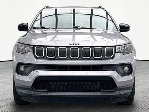 Used 2022 Jeep Compass Latitude AWD/4WD image 3