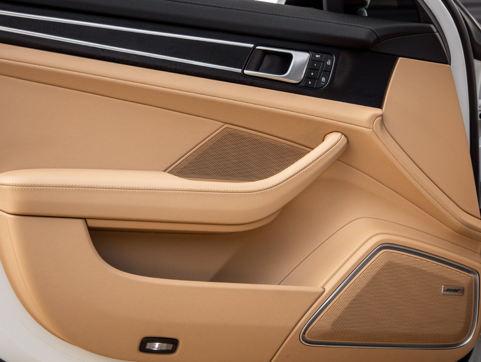 Certified 2023 Porsche Panamera Platinum Edition RWD image 20