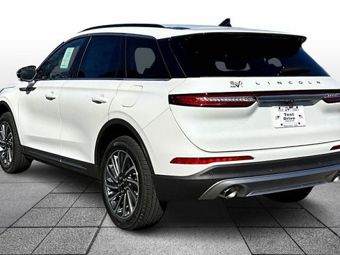 New 2026 Lincoln Corsair Reserve image 3