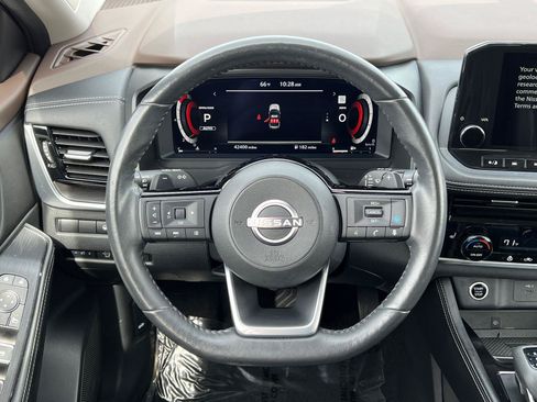Used 2023 Nissan Rogue Platinum AWD/4WD image 24