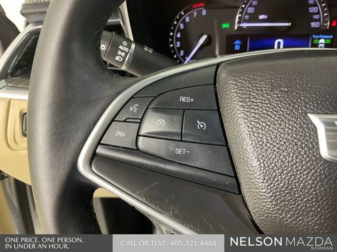 Used 2017 Cadillac XT5 FWD image 42