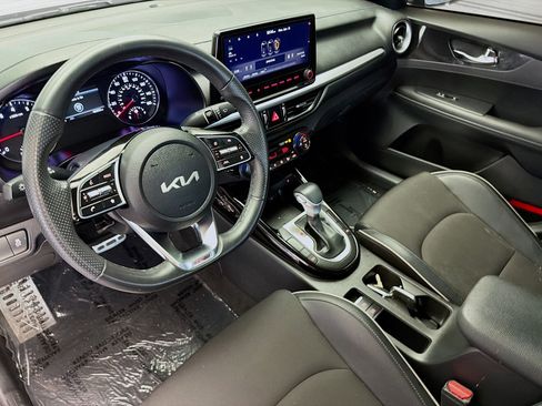 Used 2022 Kia Forte GT-Line w/ GT-Line Premium Package image 7