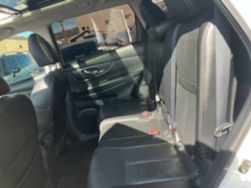 Used 2016 Nissan Rogue SL image 12
