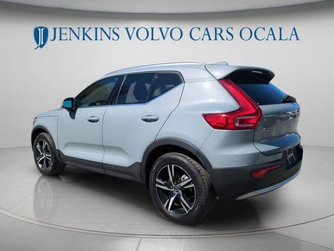 Certified 2025 Volvo XC40 B5 Core image 5