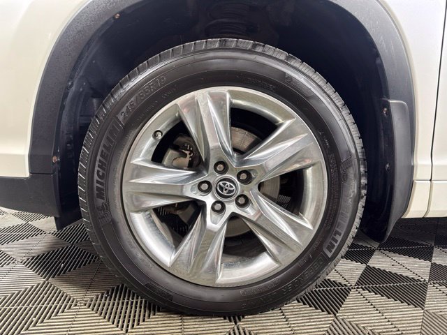 Used 2018 Toyota Highlander Limited AWD/4WD image 10