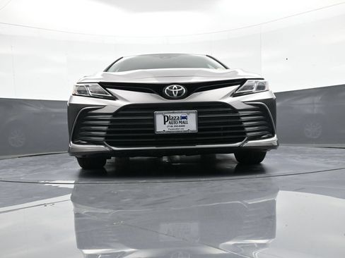 Used 2021 Toyota Camry LE AWD/4WD image 25