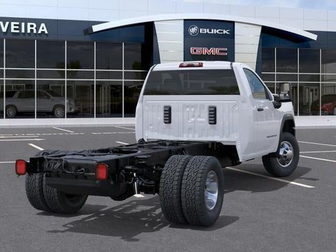 New 2026 GMC Sierra 3500 Pro w/ Convenience Package RWD image 32