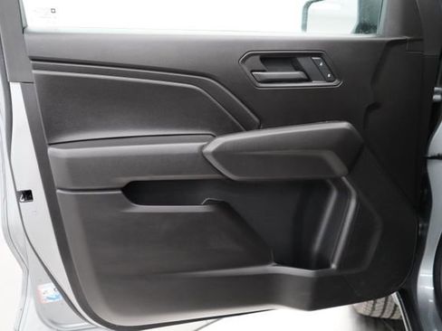 Used 2025 Chevrolet Colorado W/T image 9