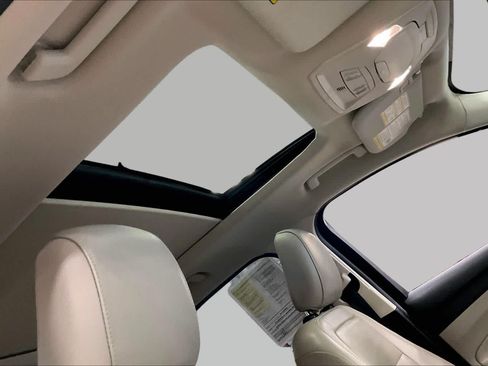 Used 2019 Ford Escape SEL AWD/4WD image 14
