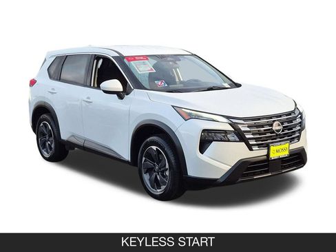 Certified 2025 Nissan Rogue SV FWD image 2