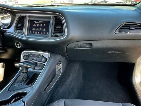 Used 2019 Dodge Challenger SXT w/ Driver Convenience Group image 21