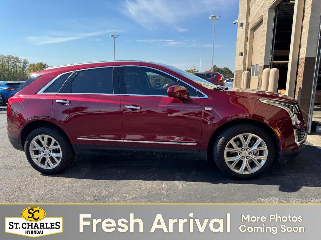 Used 2017 Cadillac XT5 Luxury w/ Driver Awareness Package FWD image 1