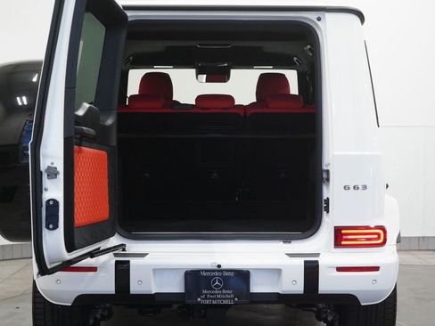 Used 2025 Mercedes-Benz G 63 AMG AMG G 63 image 38