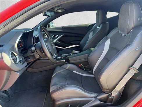 Used 2022 Chevrolet Camaro SS RWD image 9