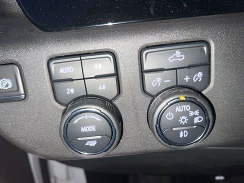 Used 2023 Chevrolet Silverado 1500 RST image 30