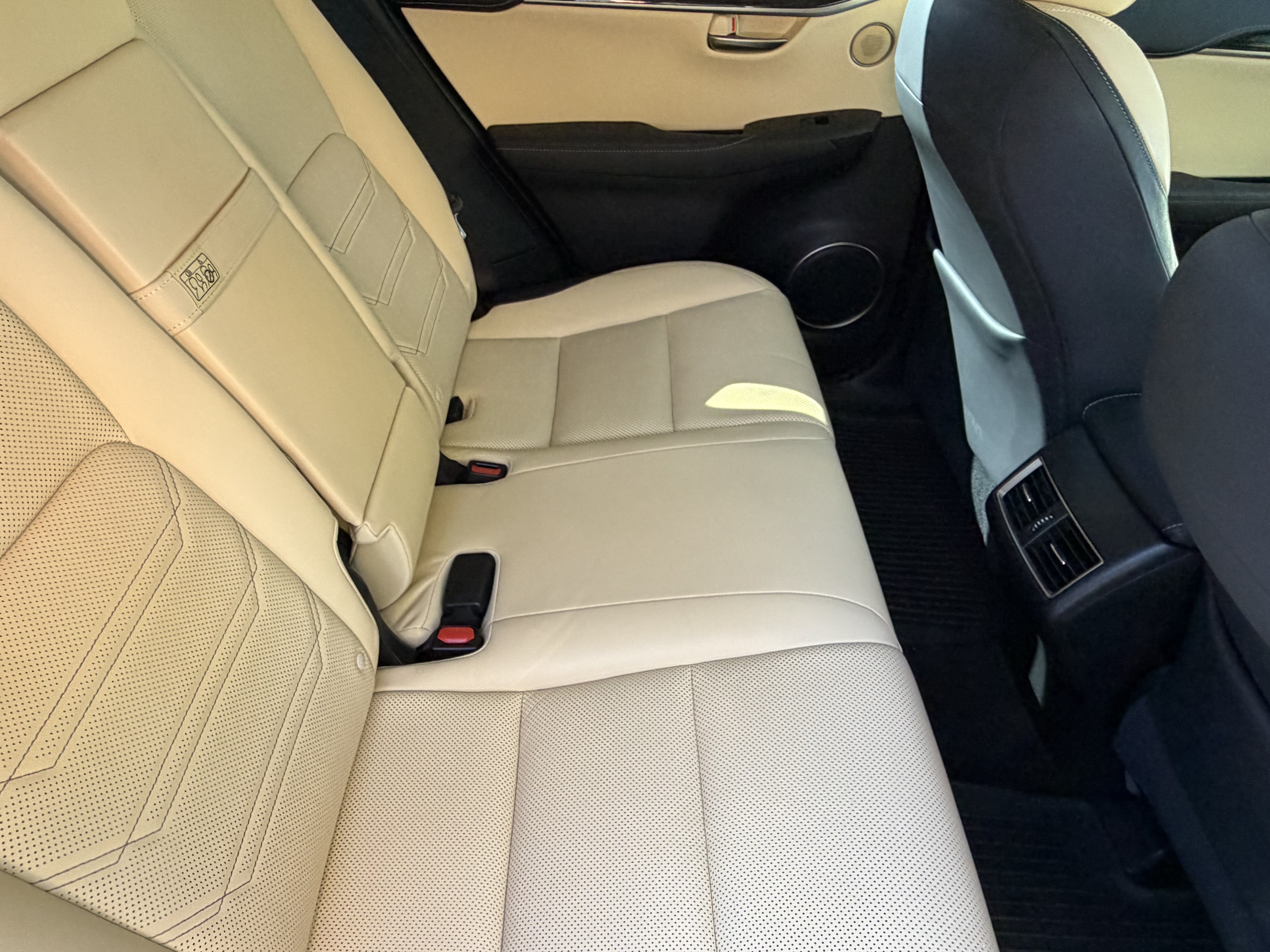 Used 2015 Lexus NX 200t FWD w/ Luxury Package image 36