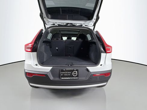 Certified 2025 Volvo XC40 B5 Core image 26