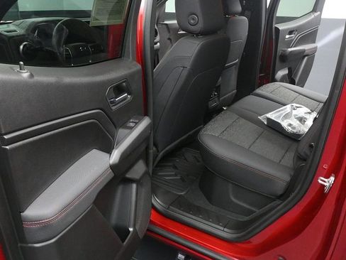 Used 2024 Chevrolet Colorado Z71 w/ Z71 Convenience Package 2 image 18