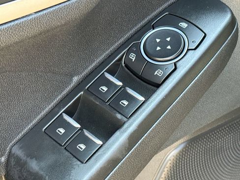 Used 2022 Ford Escape SE w/ Convenience Package FWD image 19