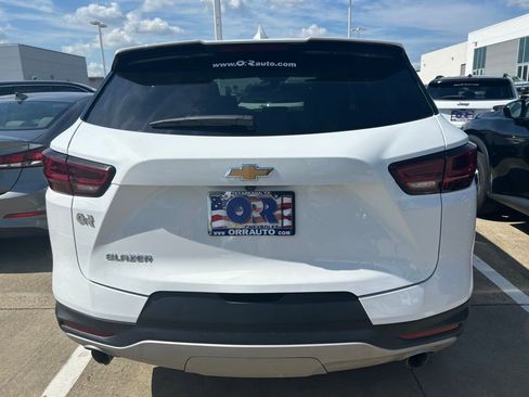 Used 2025 Chevrolet Blazer LT FWD image 6