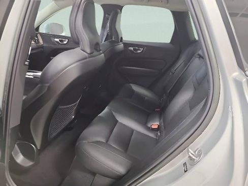 Used 2023 Volvo XC60 B5 Plus AWD/4WD image 18