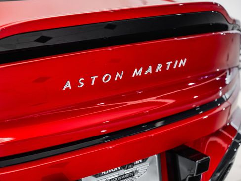 Used 2025 Aston Martin Vanquish image 8