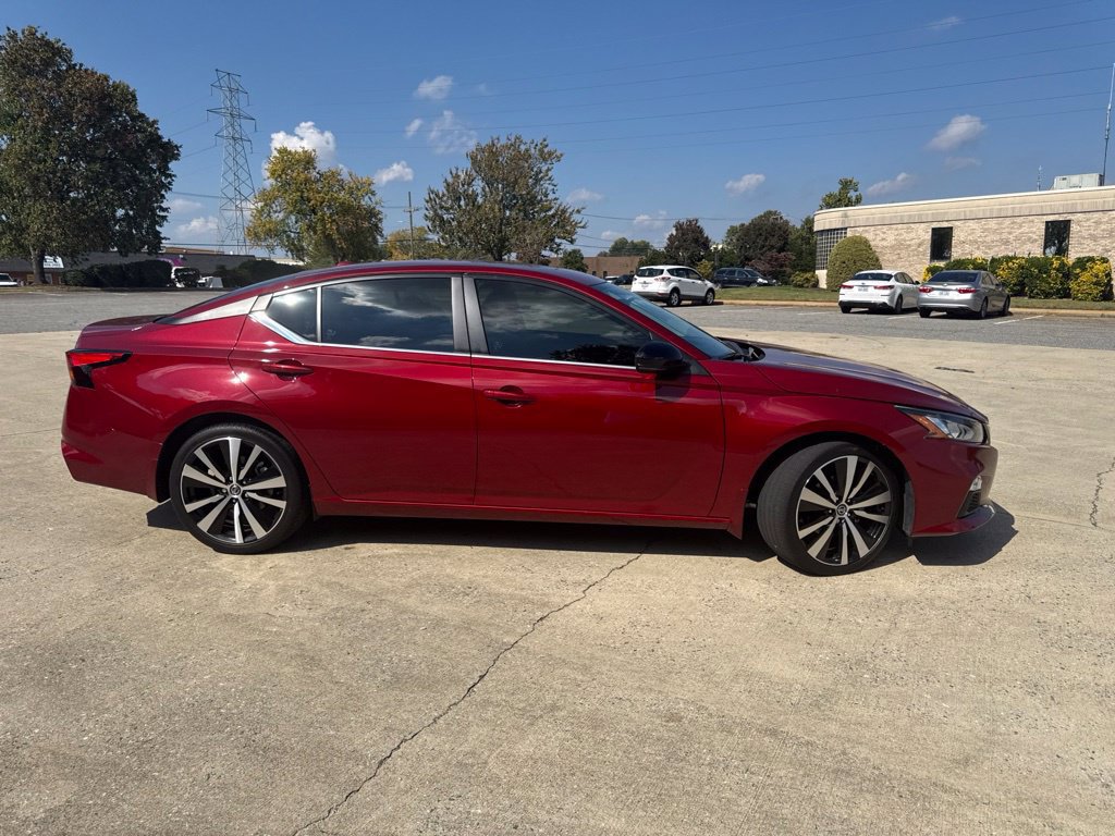 Used 2021 Nissan Altima 2.5 SR w/ SR Premium Package FWD image 12