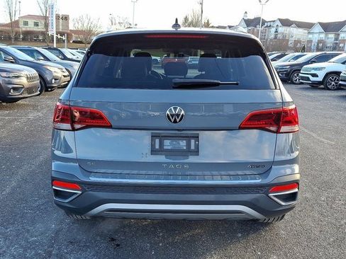 Certified 2022 Volkswagen Taos SE image 8