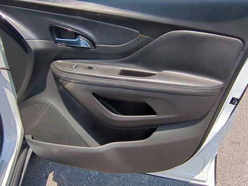 Used 2021 Buick Encore Preferred w/ Safety Package image 35