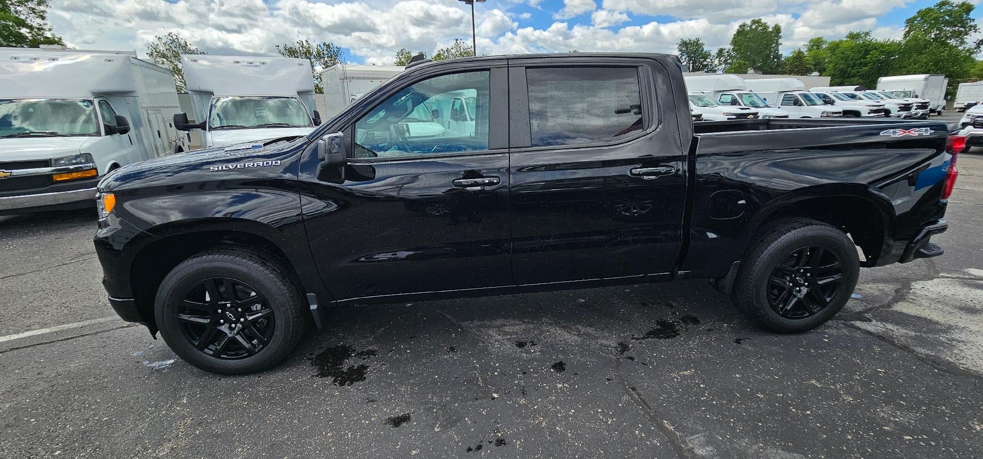Certified 2023 Chevrolet Silverado 1500 RST w/ LPO, Dark Essentials Package AWD/4WD image 4