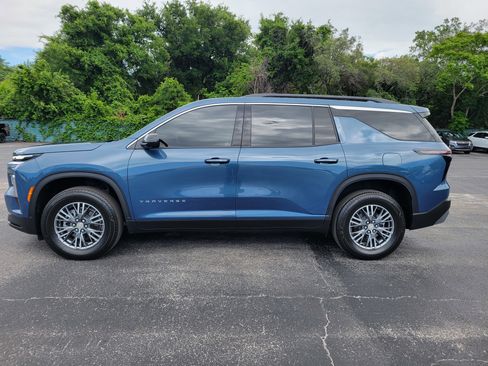 Certified 2024 Chevrolet Traverse LT w/ Trailering Package FWD image 10