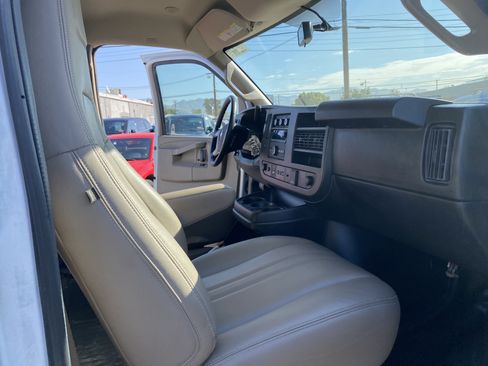 Used 2019 Chevrolet Express 2500 w/ Driver Convenience Package RWD image 15