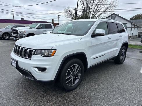 Certified 2019 Jeep Grand Cherokee Limited image 3