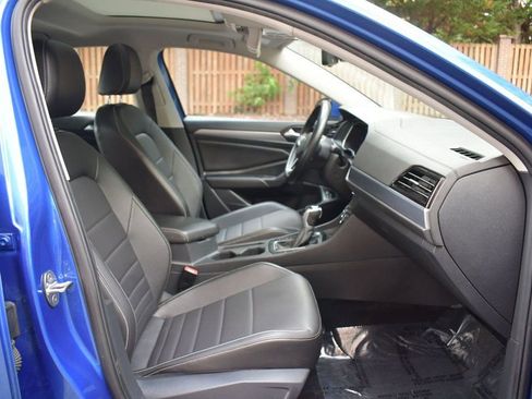 Used 2022 Volkswagen Jetta SE w/ Panoramic Sunroof Package image 29