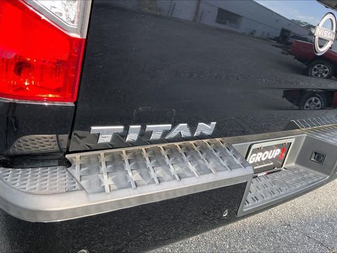 Used 2024 Nissan Titan SV w/ SV Convenience Package RWD image 28