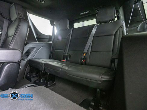 Used 2023 GMC Yukon Denali w/ Advanced Technology Package AWD/4WD image 29