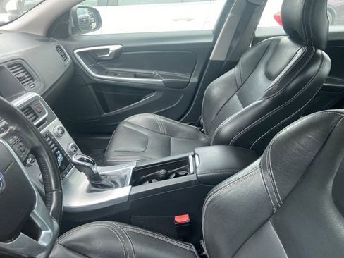 Used 2018 Volvo S60 T5 Dynamic w/ Vision Package image 8