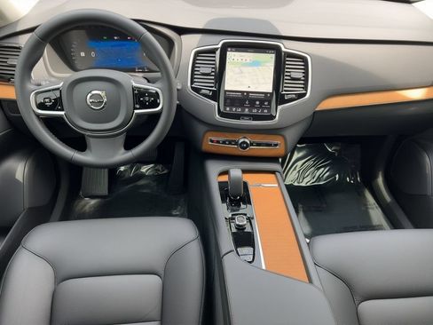 Used 2025 Volvo XC90 T8 Plus w/ Protection Package Premier AWD/4WD image 5