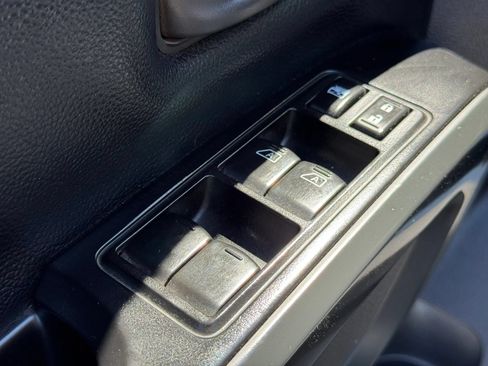 Used 2017 Nissan Titan S RWD image 12