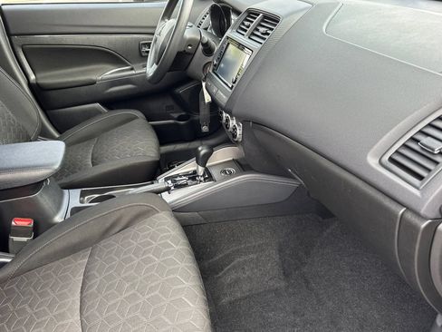 Used 2025 Mitsubishi Outlander Sport ES AWD/4WD image 17