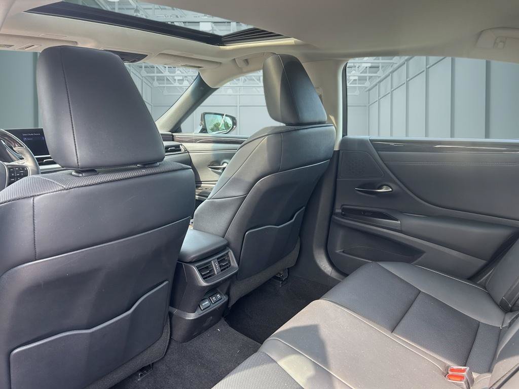 Used 2019 Lexus ES 350 w/ Premium Package FWD image 16