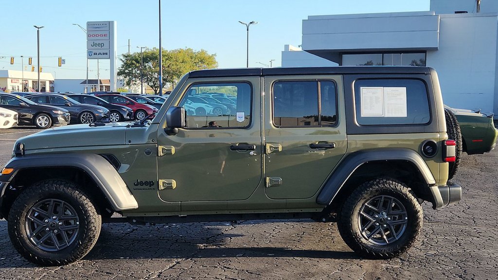 Used 2025 Jeep Wrangler Unlimited Sport AWD/4WD image 5