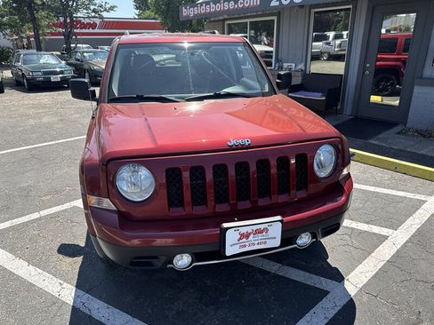 Used 2012 Jeep Patriot Latitude w/ Altitude Pkg AWD/4WD image 11