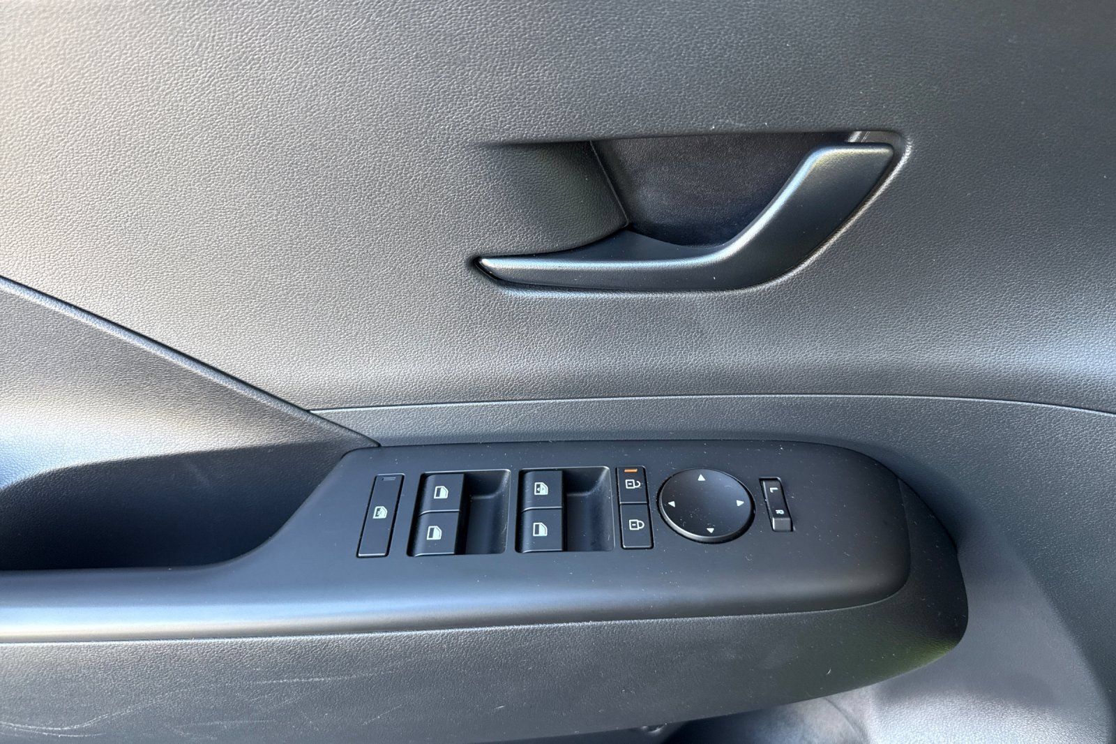 Used 2026 Hyundai Kona SE AWD/4WD image 12