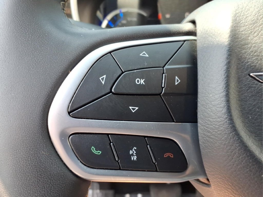 Used 2023 Chrysler Pacifica Limited FWD image 19