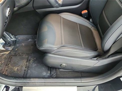 Used 2025 Mercedes-Benz GLC 350e GLC 350e image 34