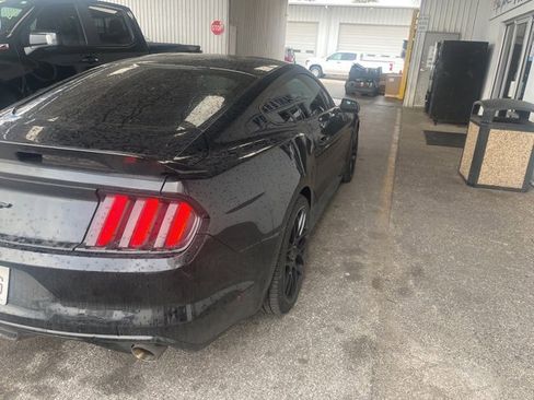 Used 2015 Ford Mustang Coupe image 2