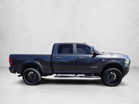 Used 2022 RAM 2500 Laramie AWD/4WD image 4