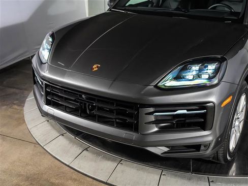 Certified 2025 Porsche Cayenne Coupe AWD/4WD image 11