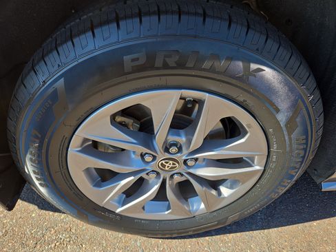 Certified 2021 Toyota Sienna LE image 10